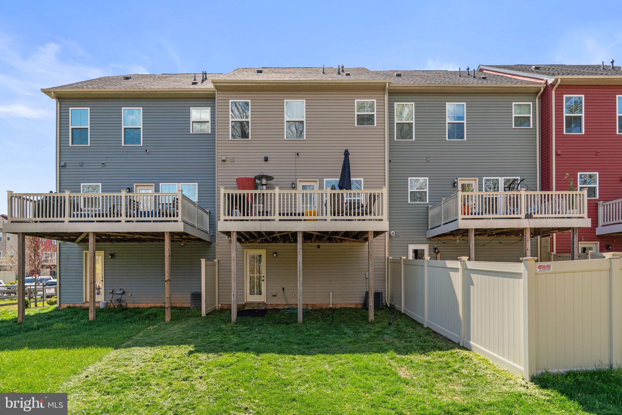 CREEKSIDE VILLAGE - Residential