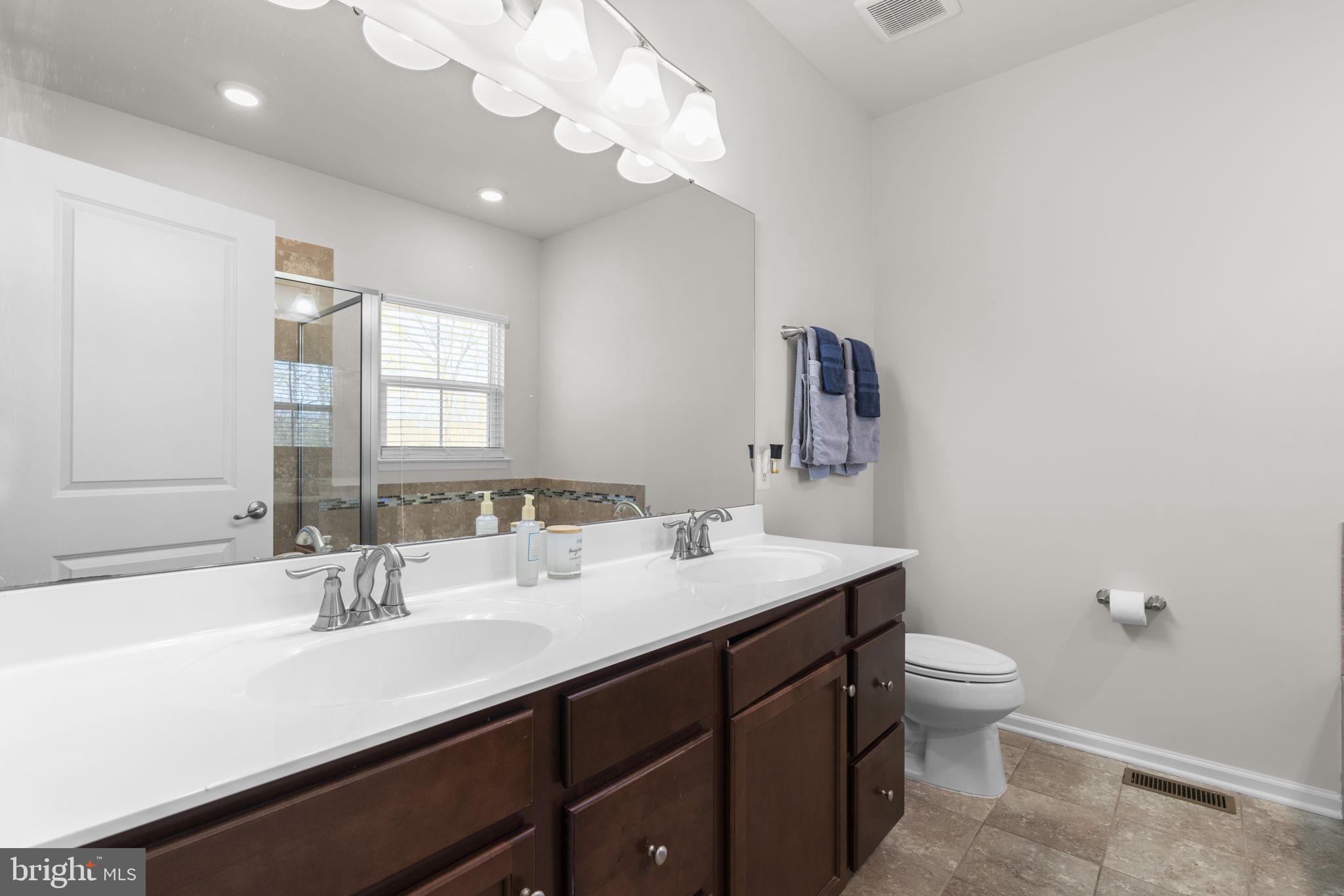 CREEKSIDE VILLAGE - Residential