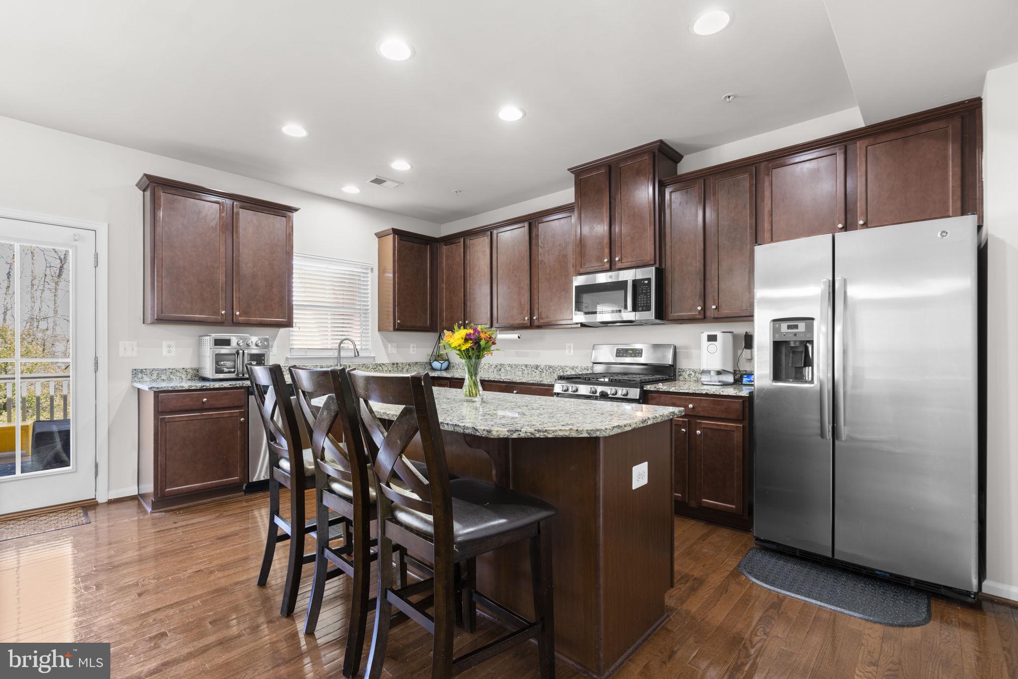 CREEKSIDE VILLAGE - Residential