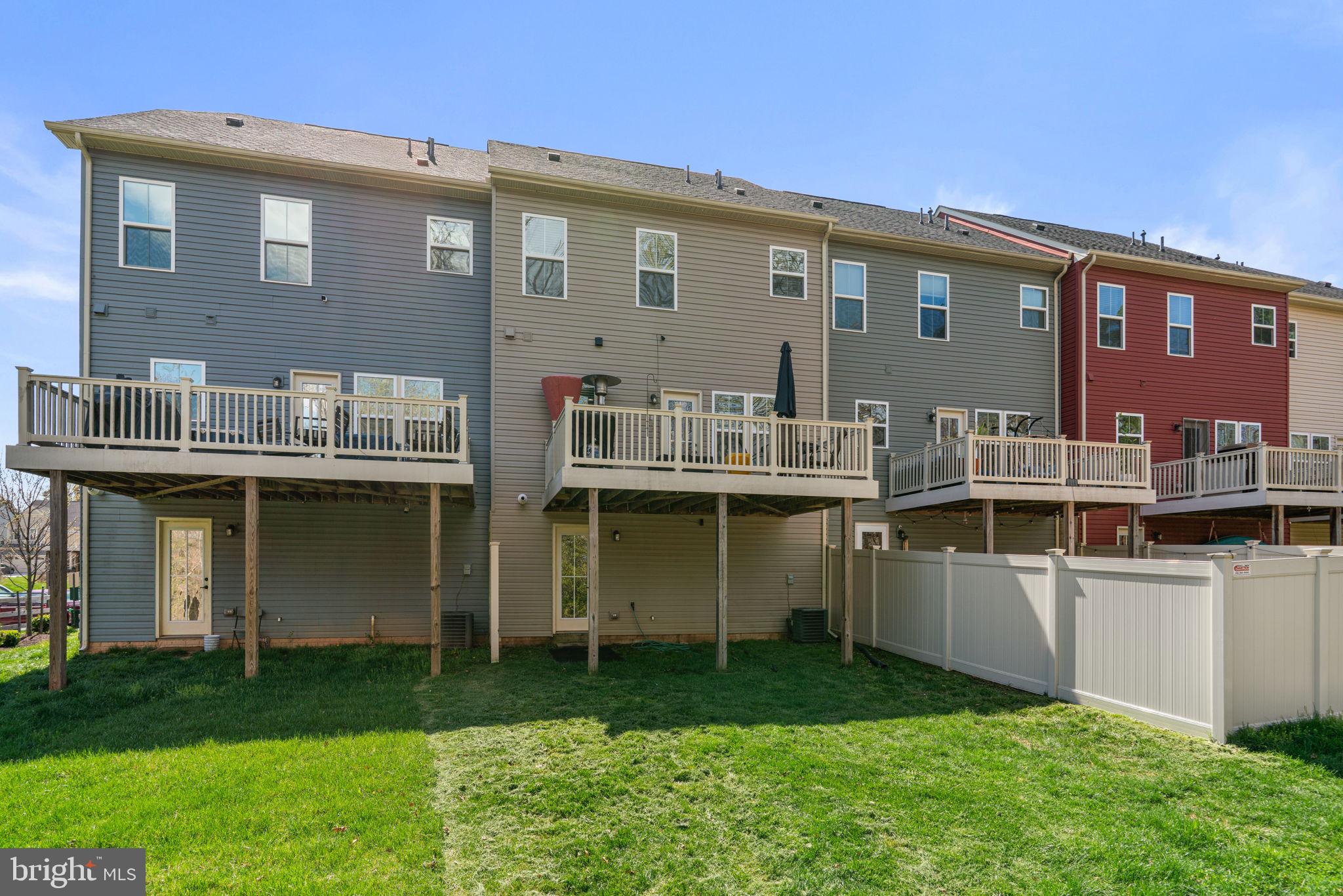CREEKSIDE VILLAGE - Residential