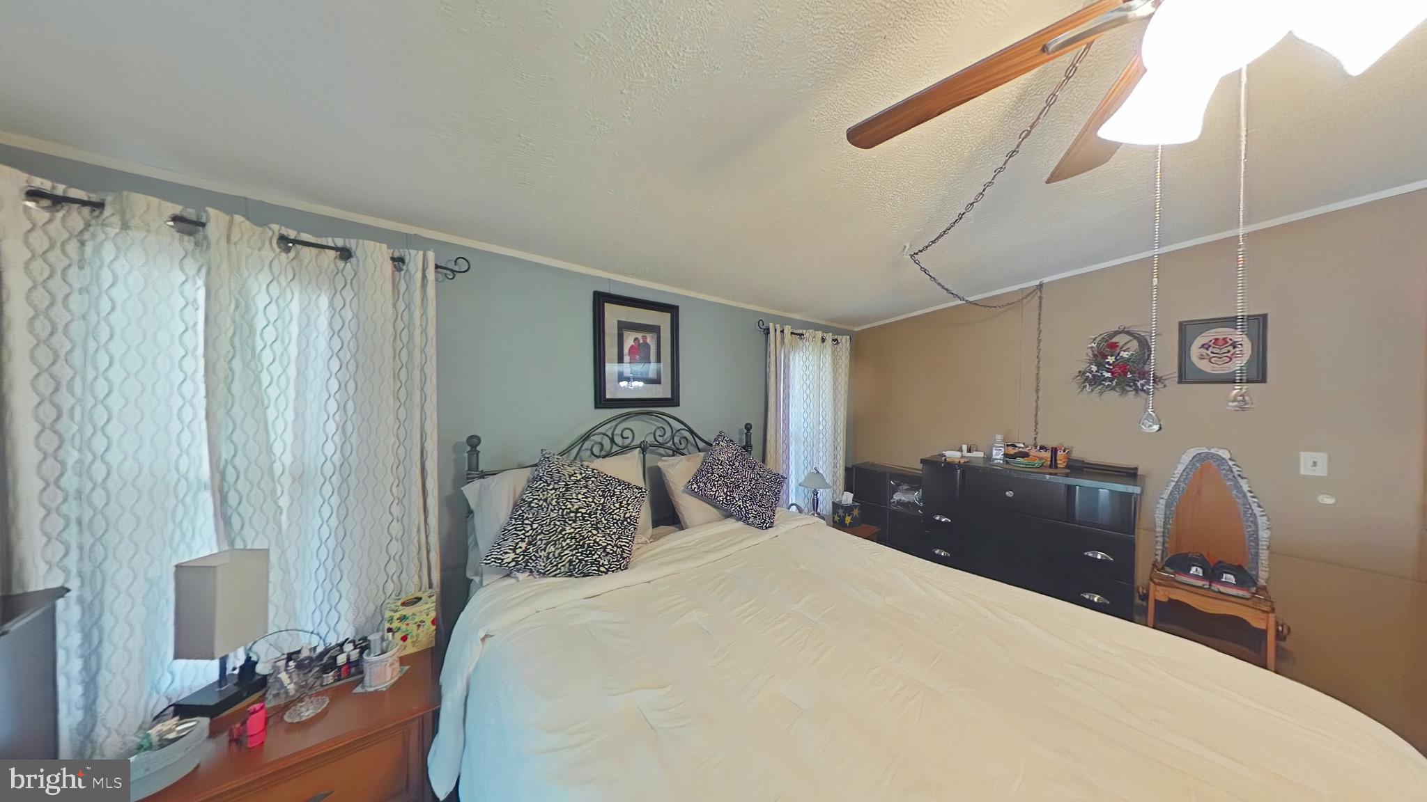 LAKEVIEW COUNTRY ESTATES - Residential