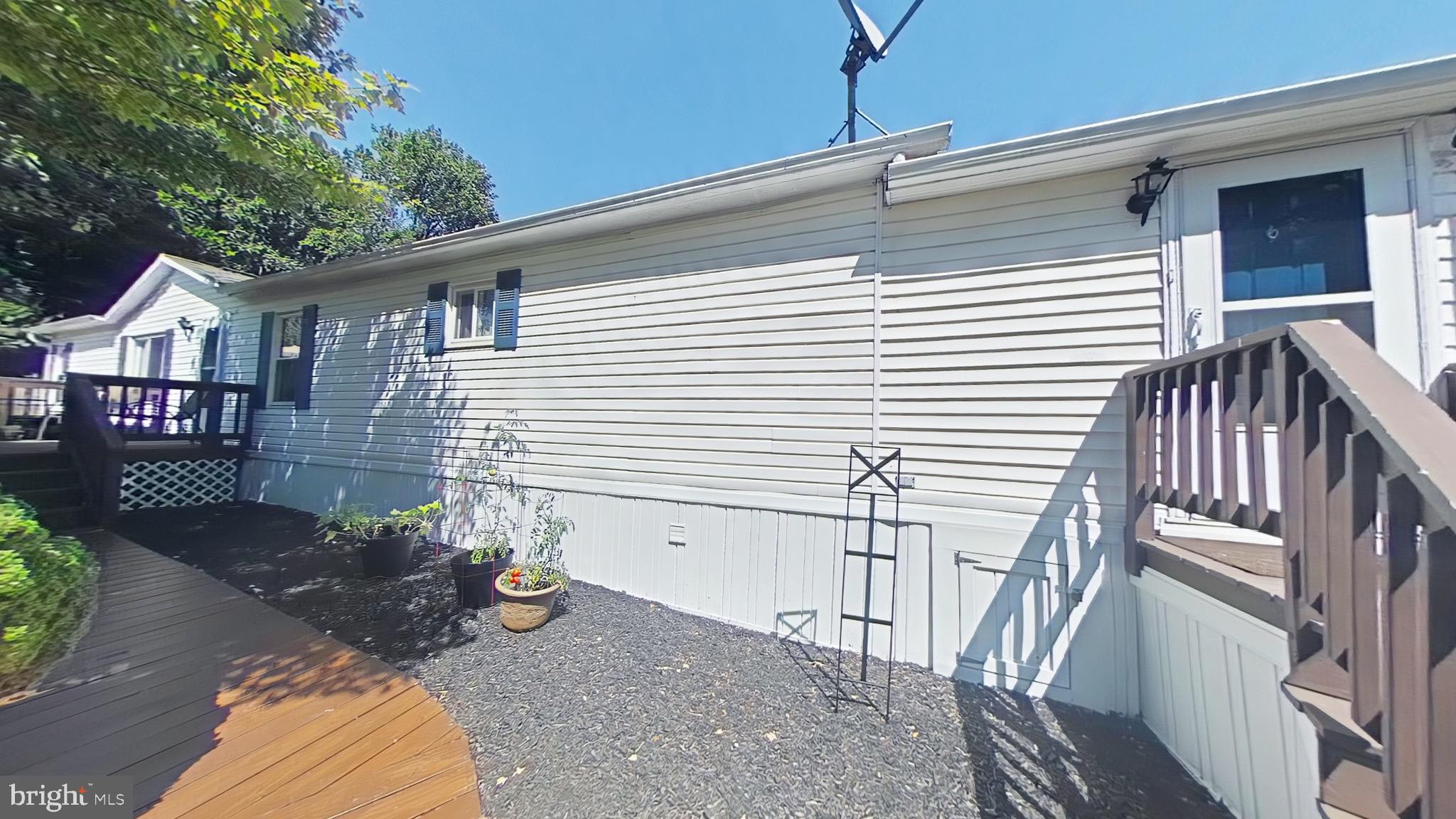 LAKEVIEW COUNTRY ESTATES - Residential