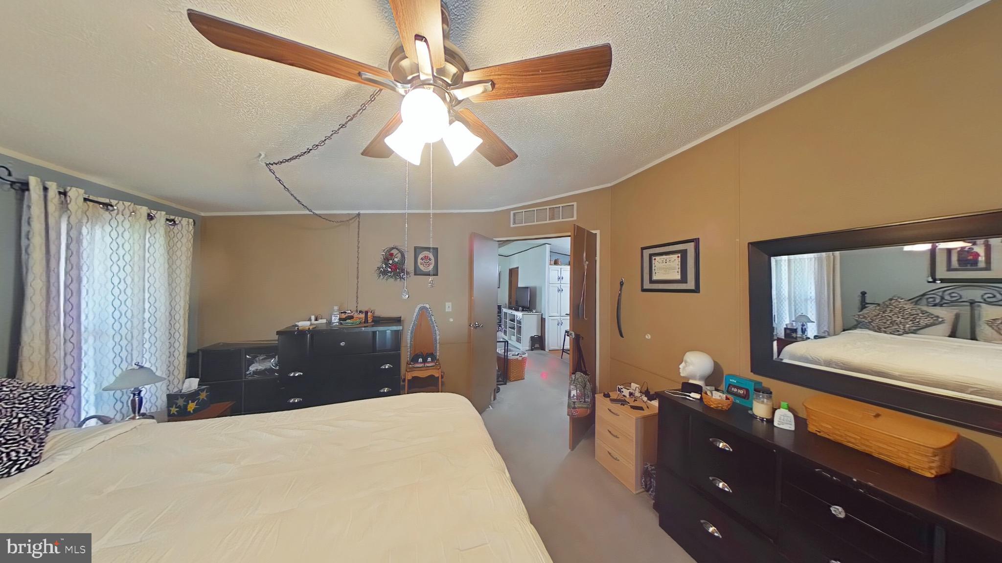 LAKEVIEW COUNTRY ESTATES - Residential