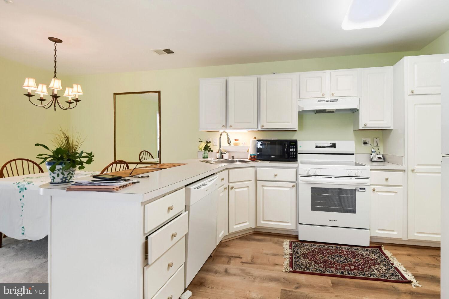 WINIFRED MANOR - Residential