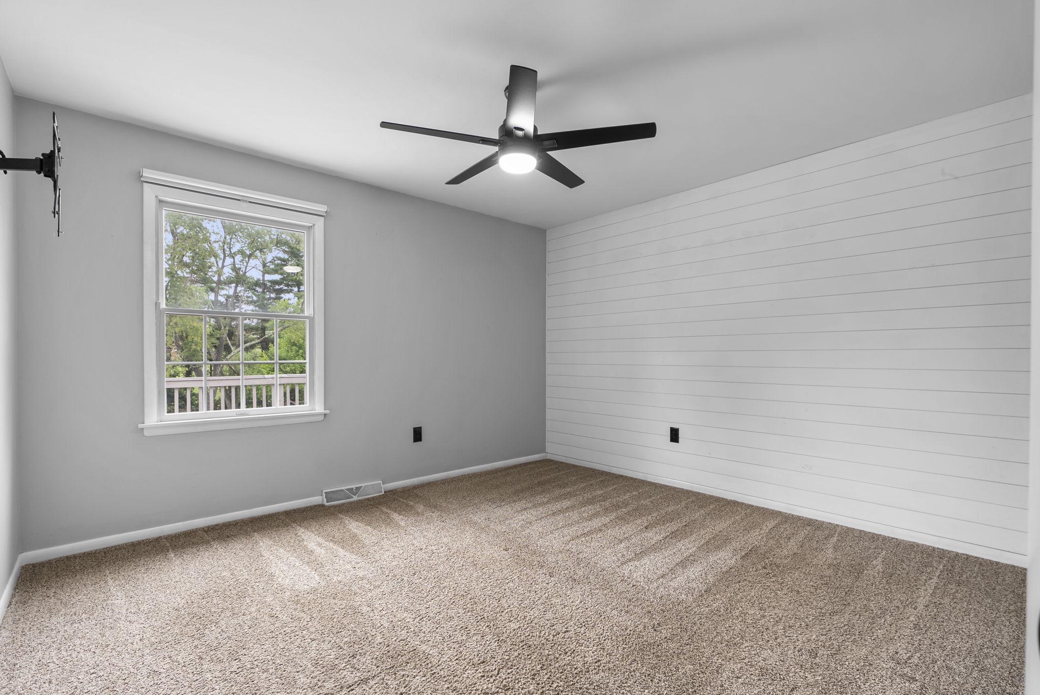 WHISPERING VALLEY - Residential