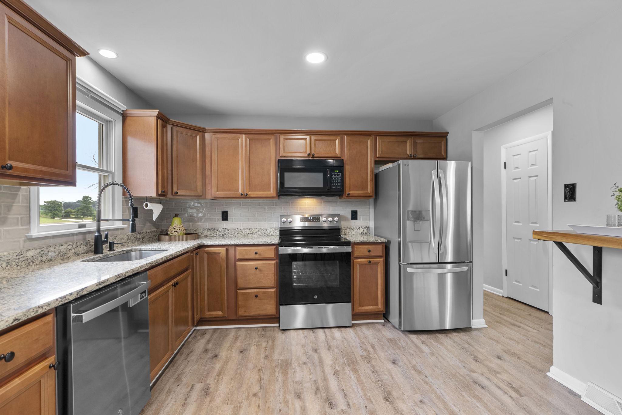 WHISPERING VALLEY - Residential