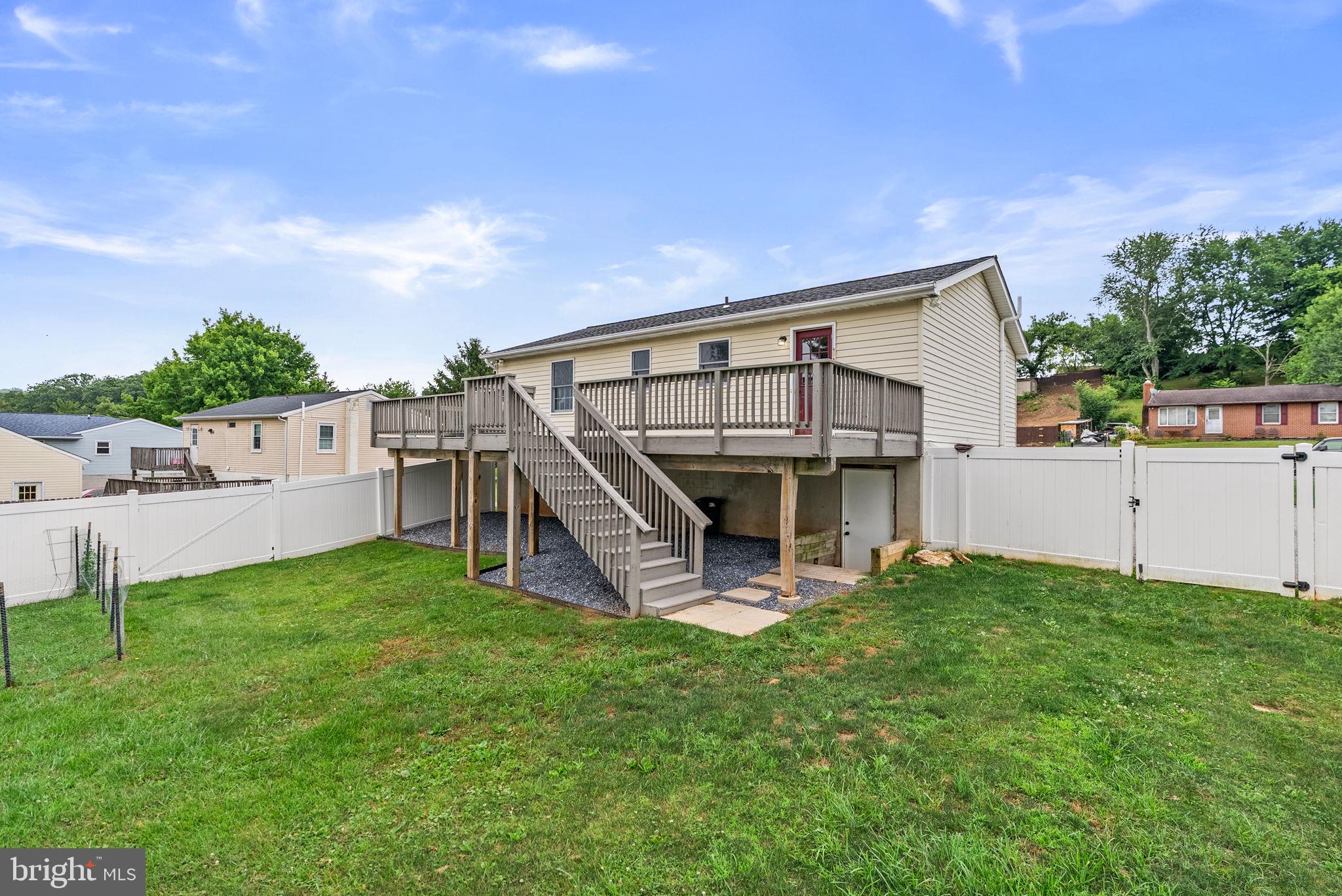 WHISPERING VALLEY - Residential