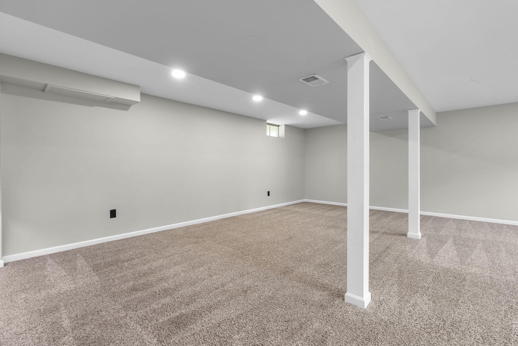 WHISPERING VALLEY - Residential