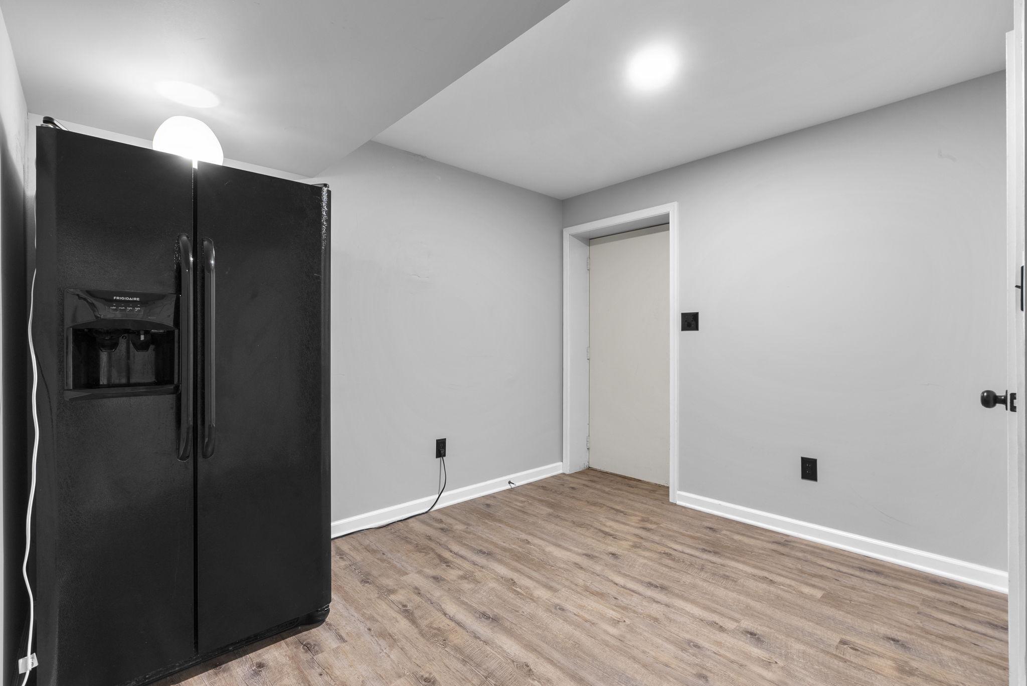WHISPERING VALLEY - Residential