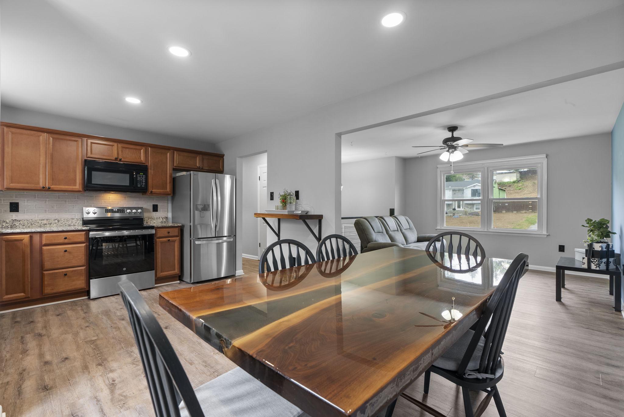 WHISPERING VALLEY - Residential