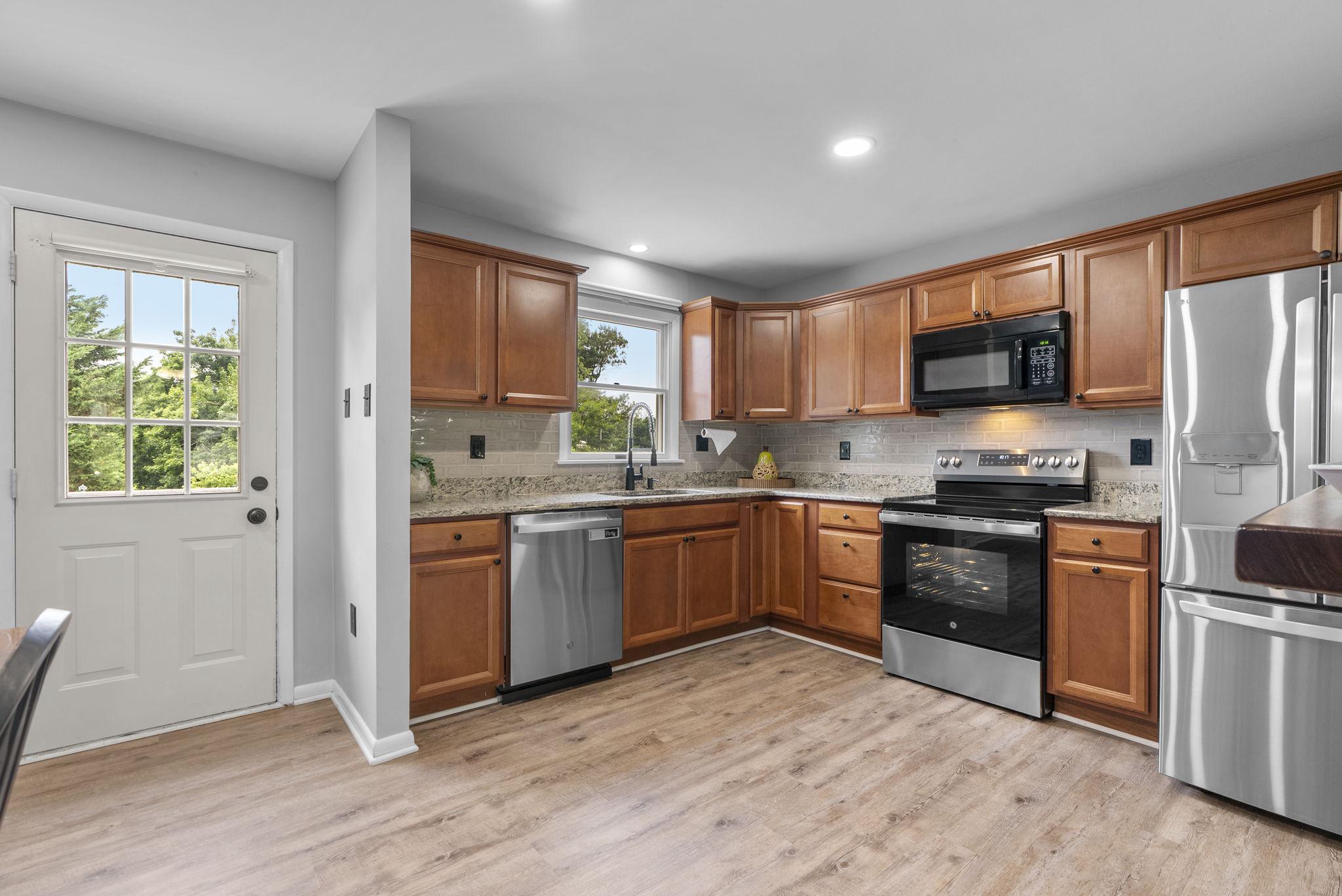 WHISPERING VALLEY - Residential