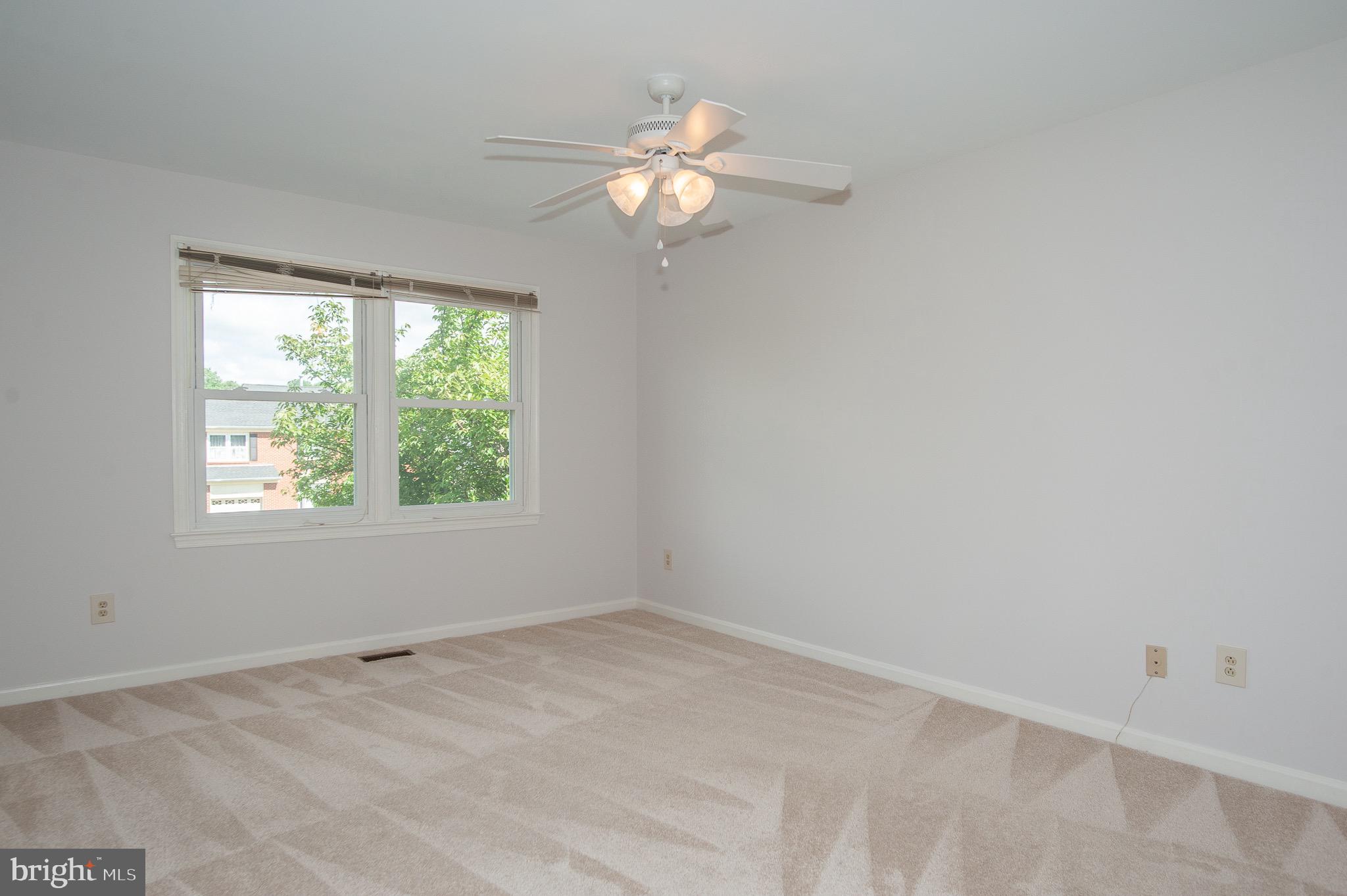 LANDSDOWNE - Residential Lease