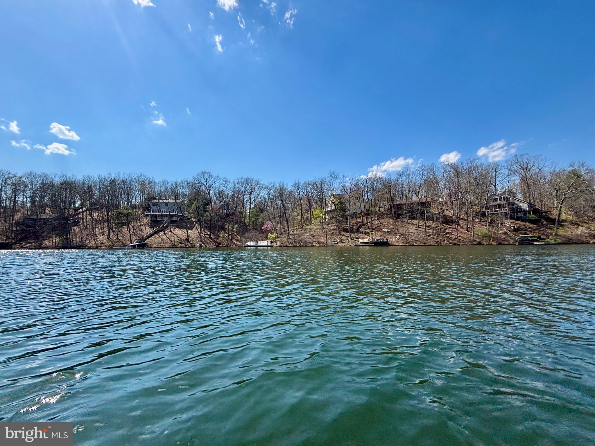 LAKE HOLIDAY ESTATES - Land