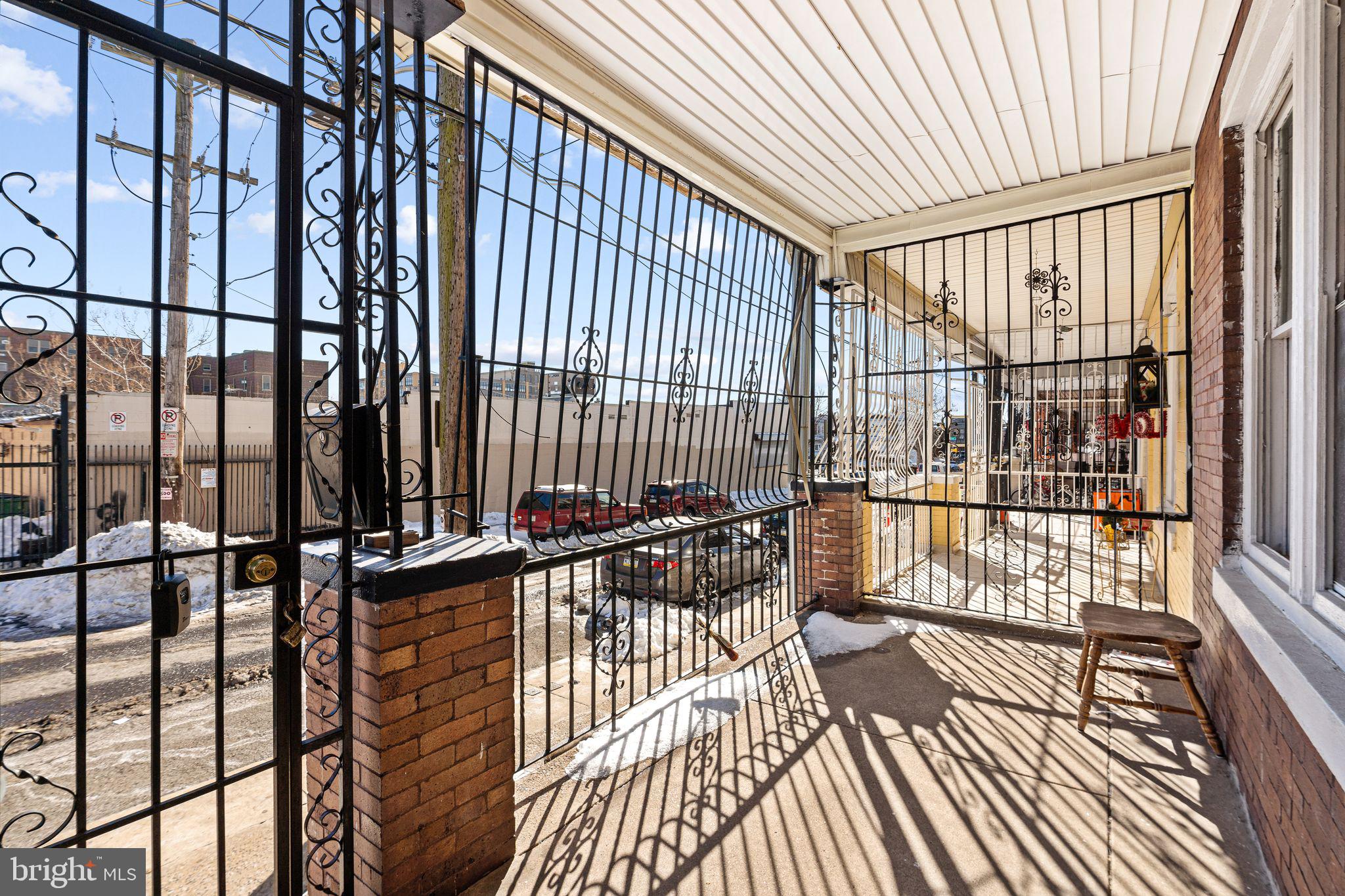 KENSINGTON - Residential