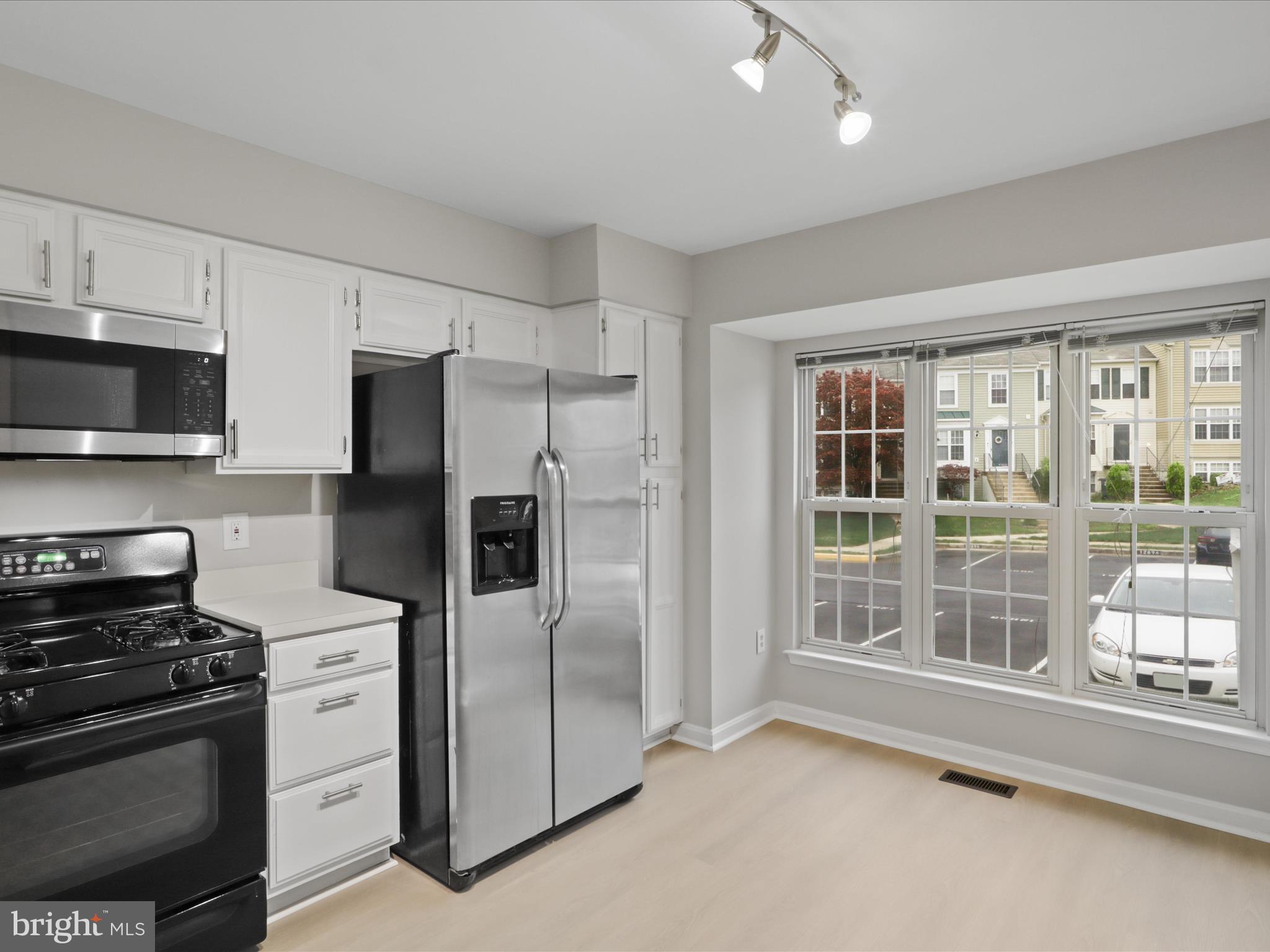 ROLLING BROOK - Residential Lease