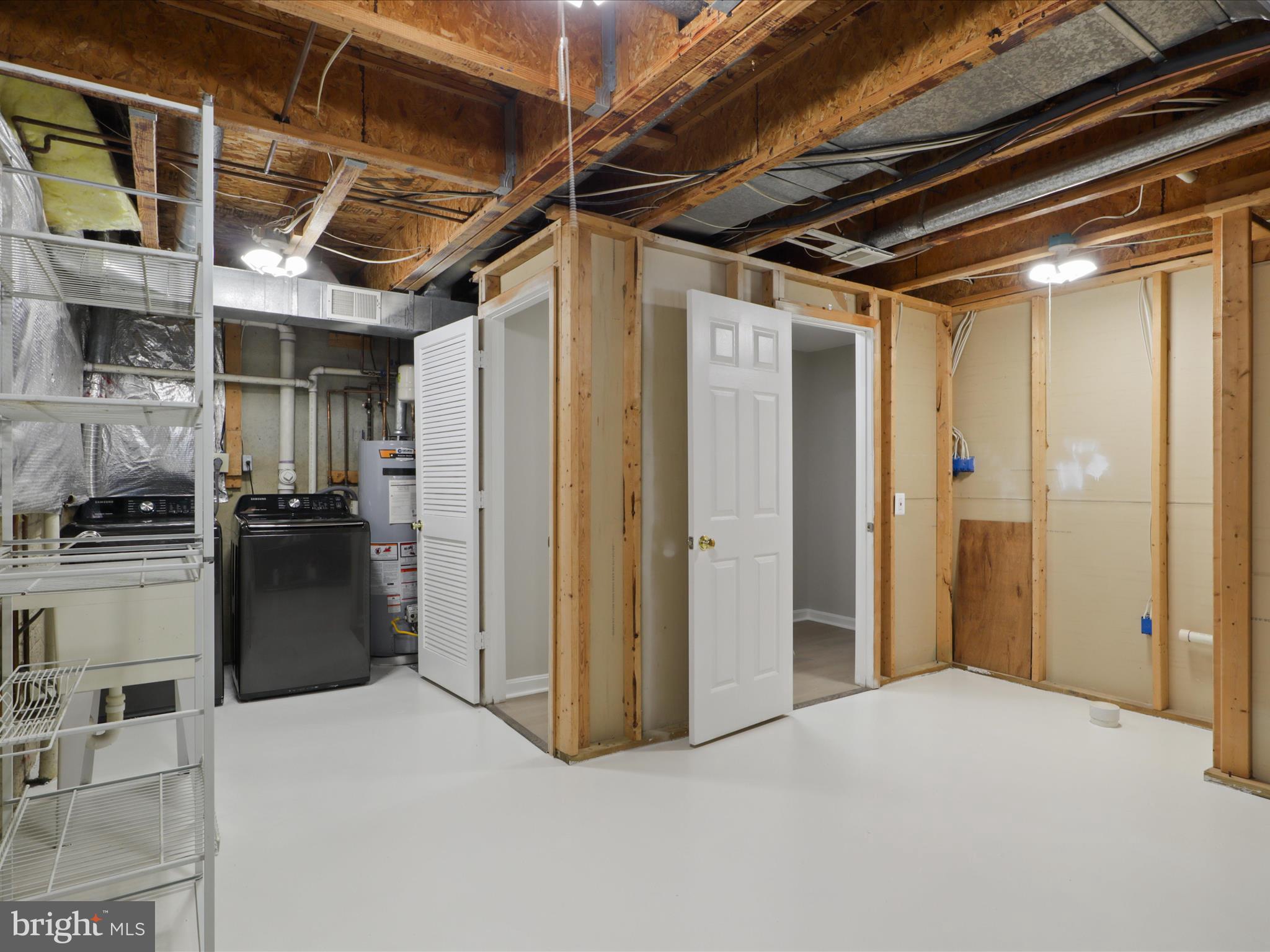 ROLLING BROOK - Residential Lease