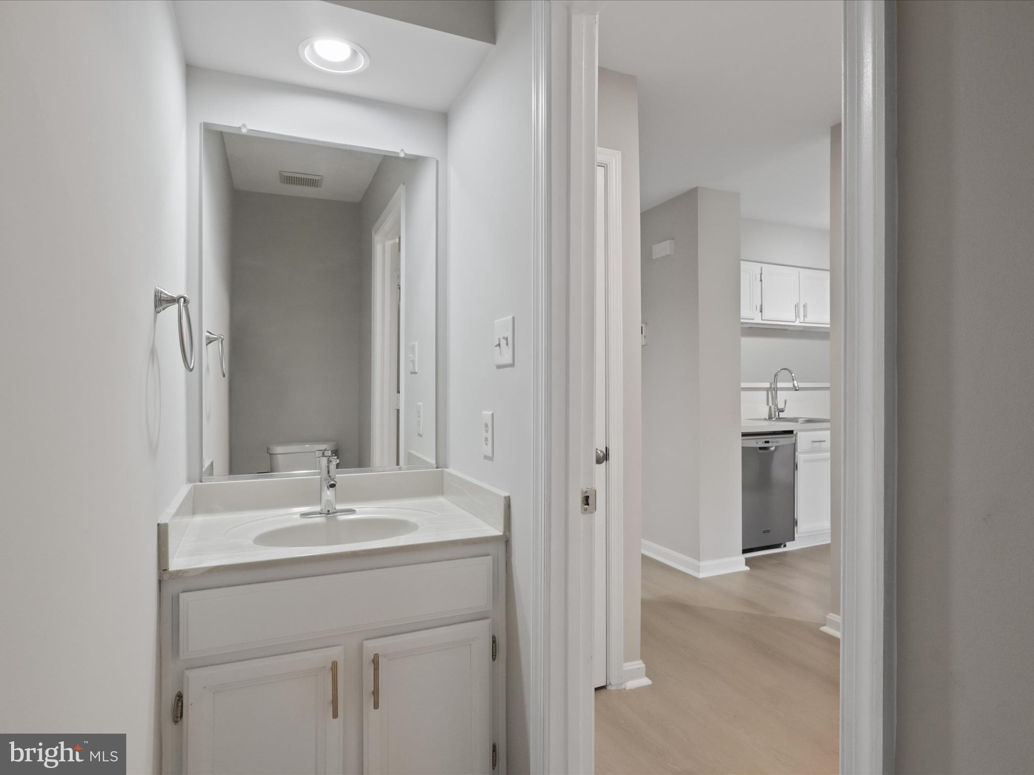 ROLLING BROOK - Residential Lease
