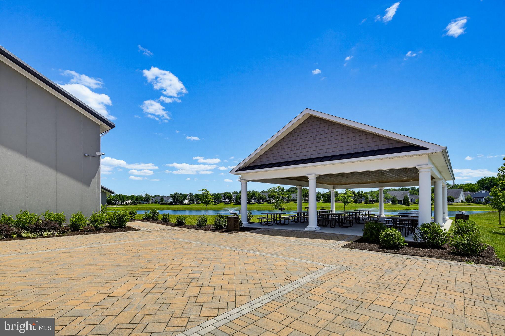 TWO RIVERS - Residential