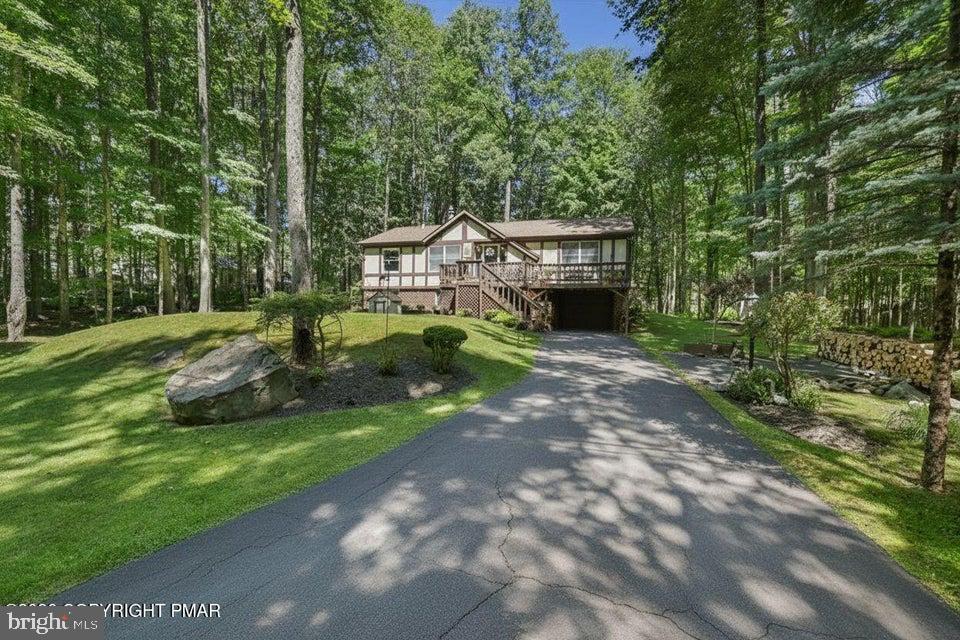 ARROWHEAD  LAKES - Residential