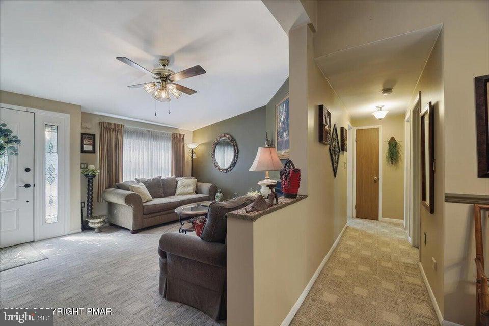 ARROWHEAD  LAKES - Residential