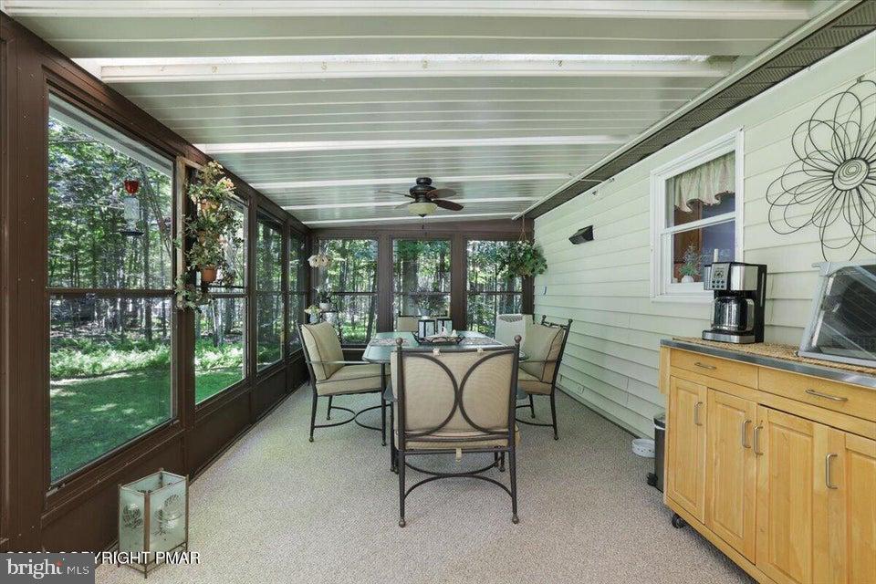 ARROWHEAD  LAKES - Residential