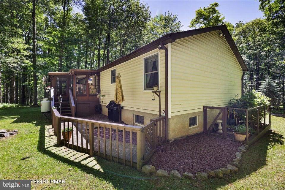 ARROWHEAD  LAKES - Residential