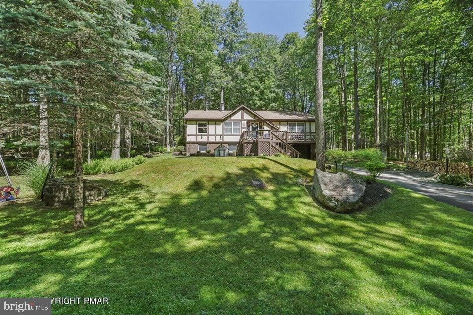 ARROWHEAD  LAKES - Residential