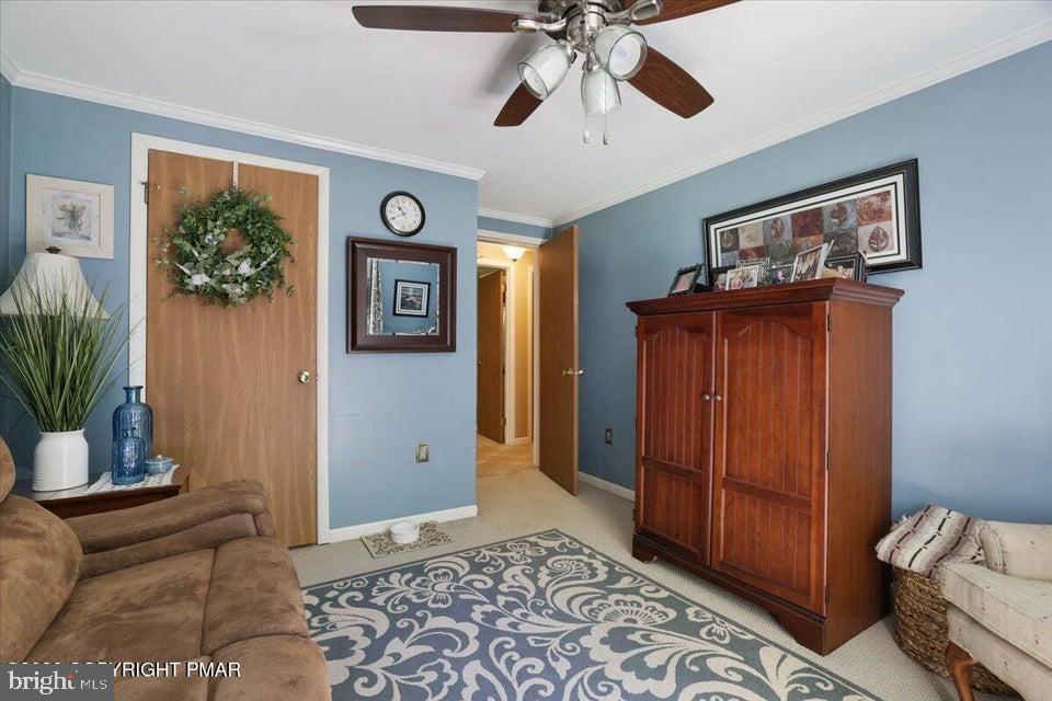 ARROWHEAD  LAKES - Residential
