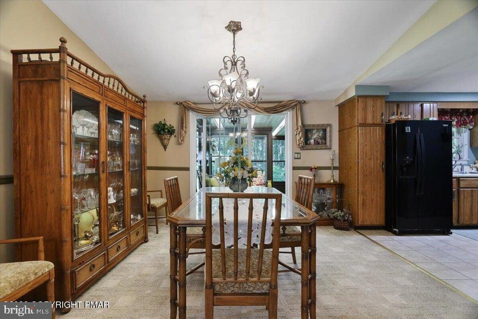 ARROWHEAD  LAKES - Residential