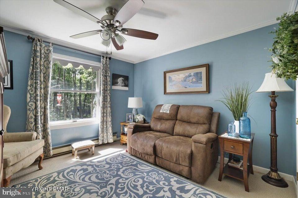 ARROWHEAD  LAKES - Residential