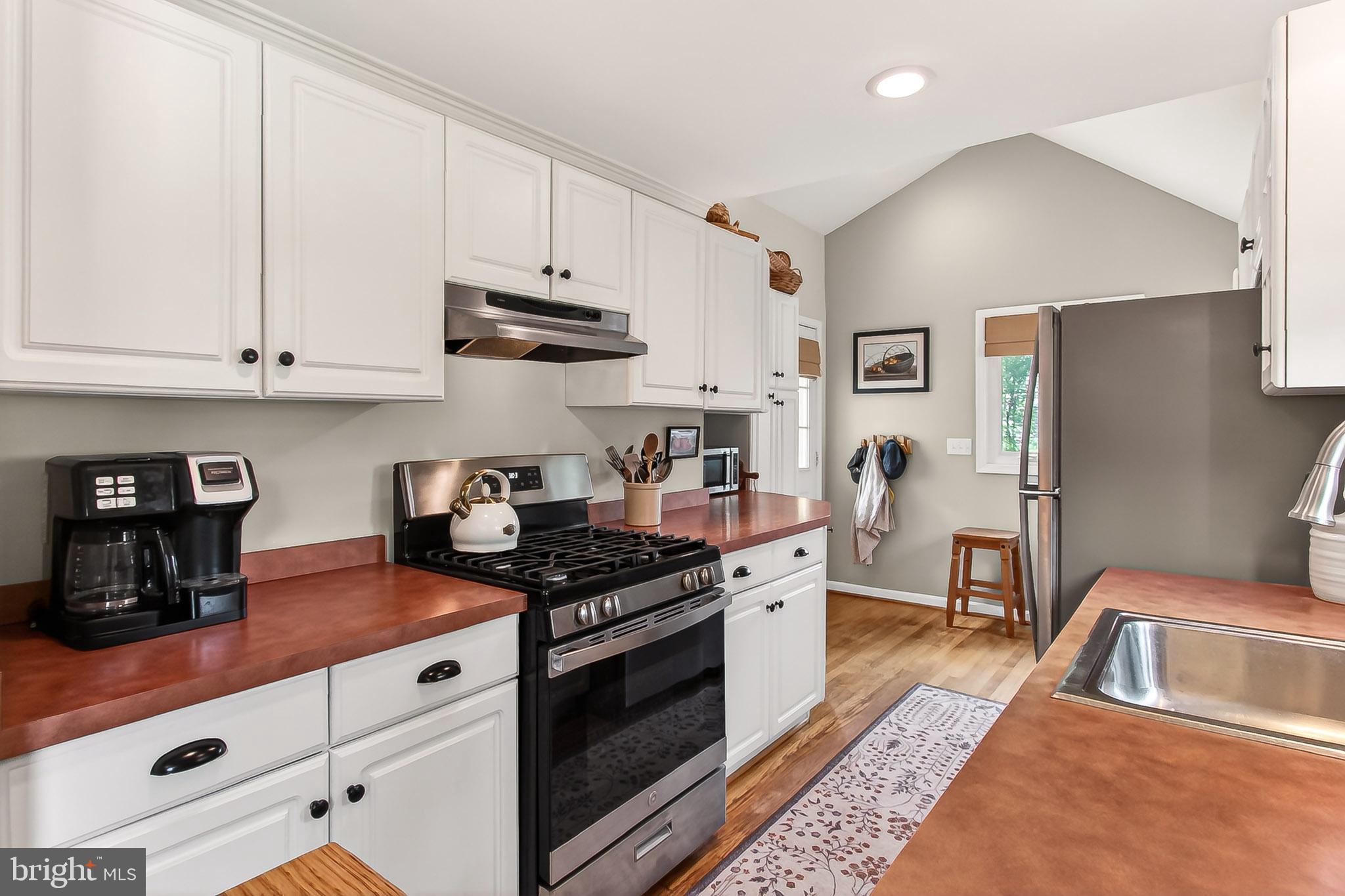 SLADES BROYHILL PARK - Residential