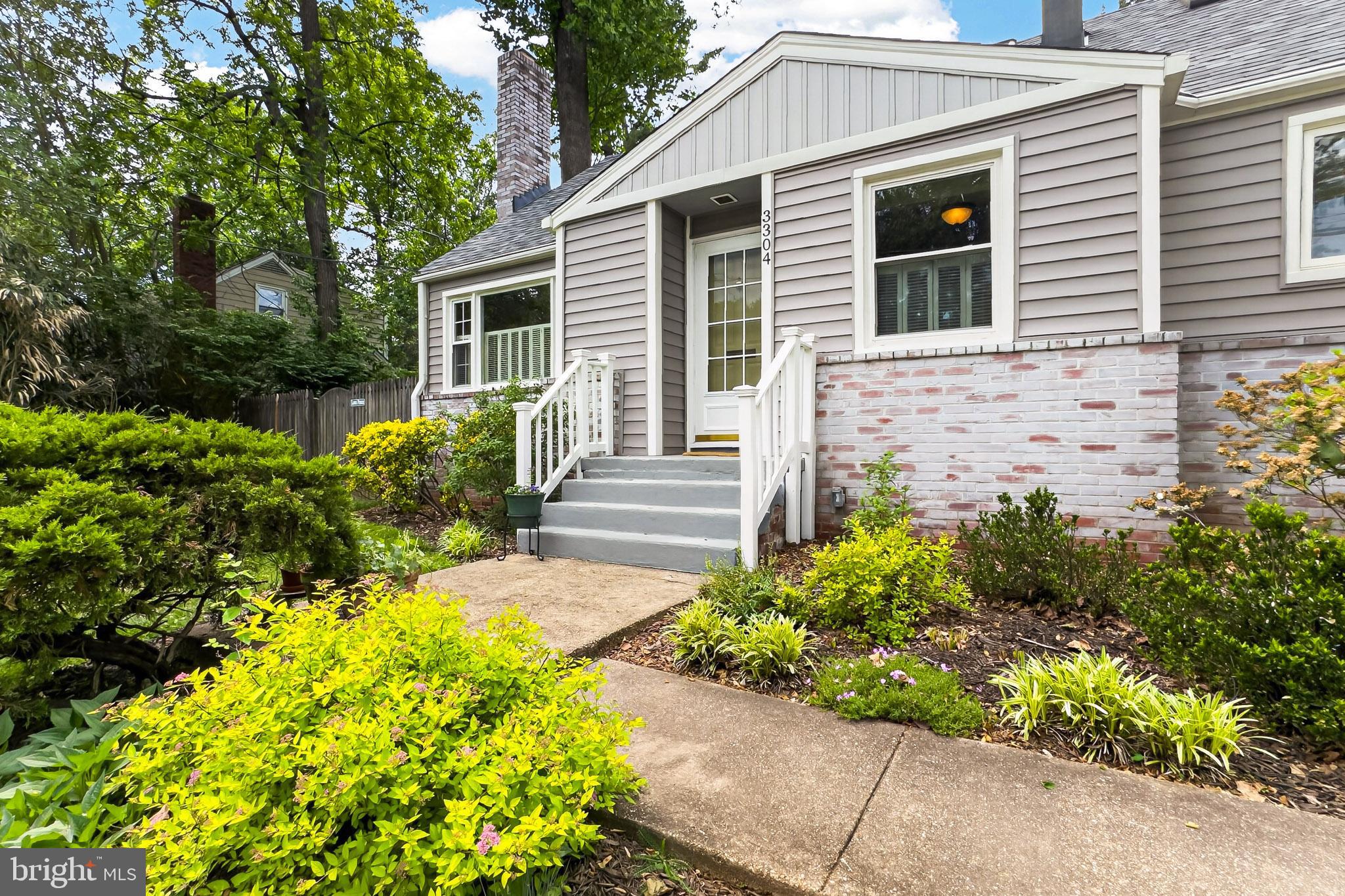 SLADES BROYHILL PARK - Residential