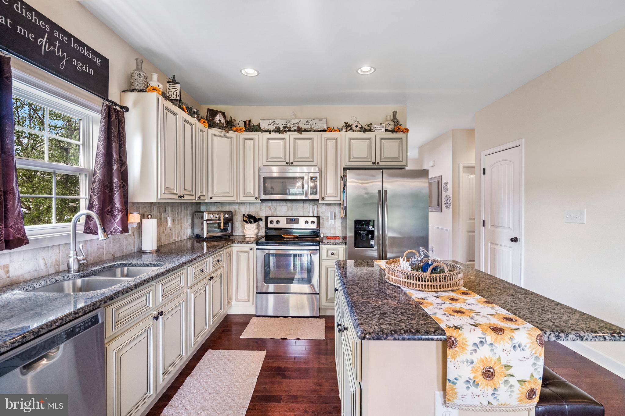 FORT HILL FARMS - Residential