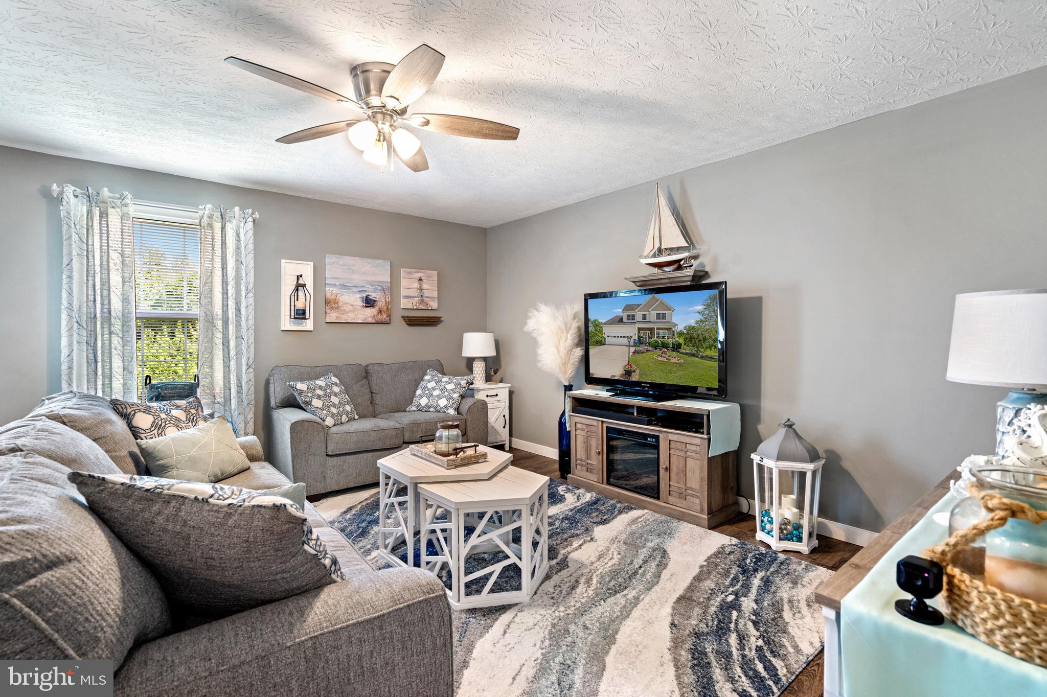 FORT HILL FARMS - Residential