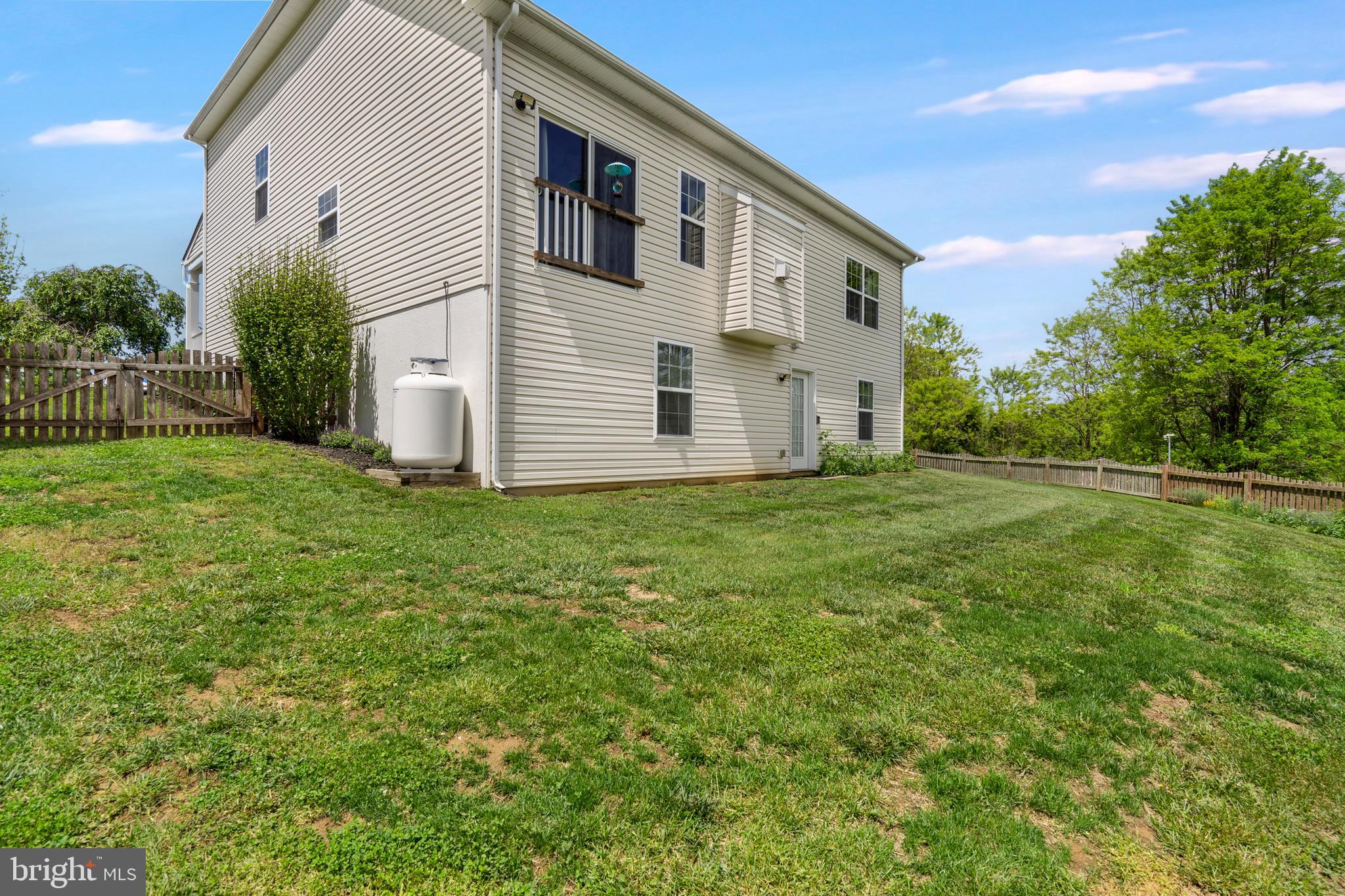 FORT HILL FARMS - Residential