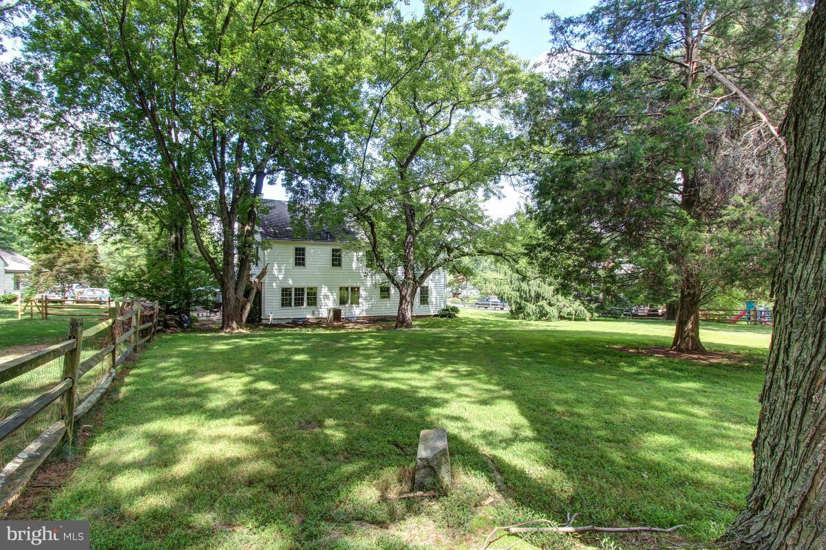 ANCIENT OAK - Residential
