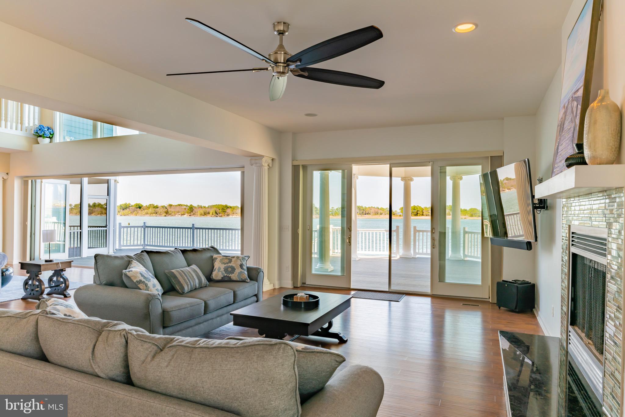SOUTH SHORE MARINA - Residential