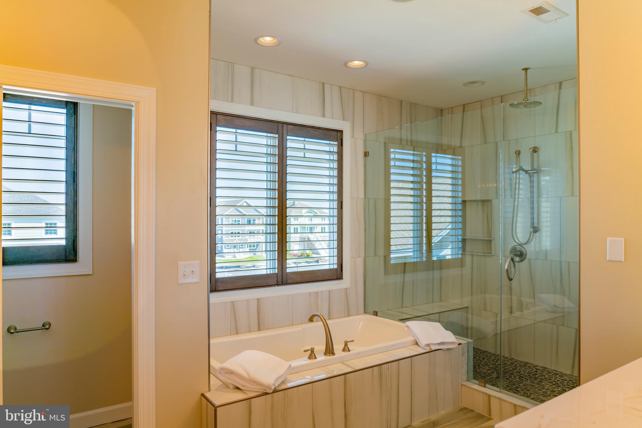 SOUTH SHORE MARINA - Residential