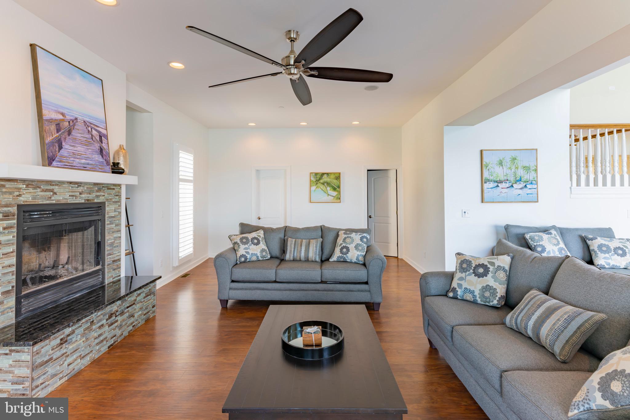 SOUTH SHORE MARINA - Residential