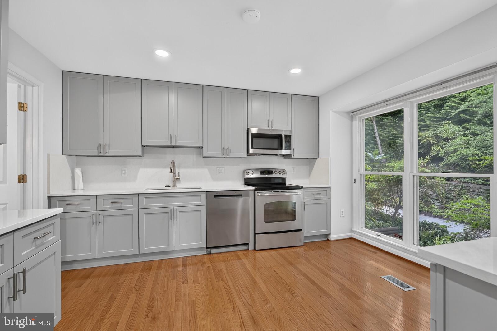 STONEYBROOK - Residential