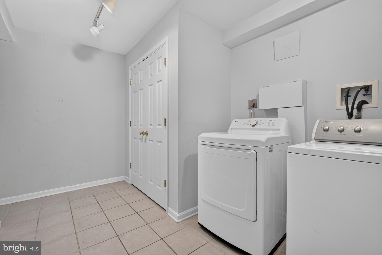 STONEYBROOK - Residential