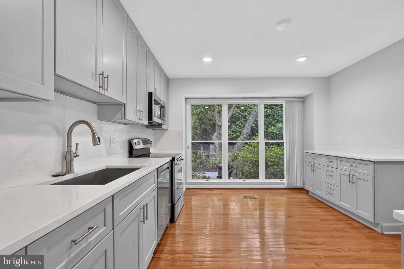 STONEYBROOK - Residential