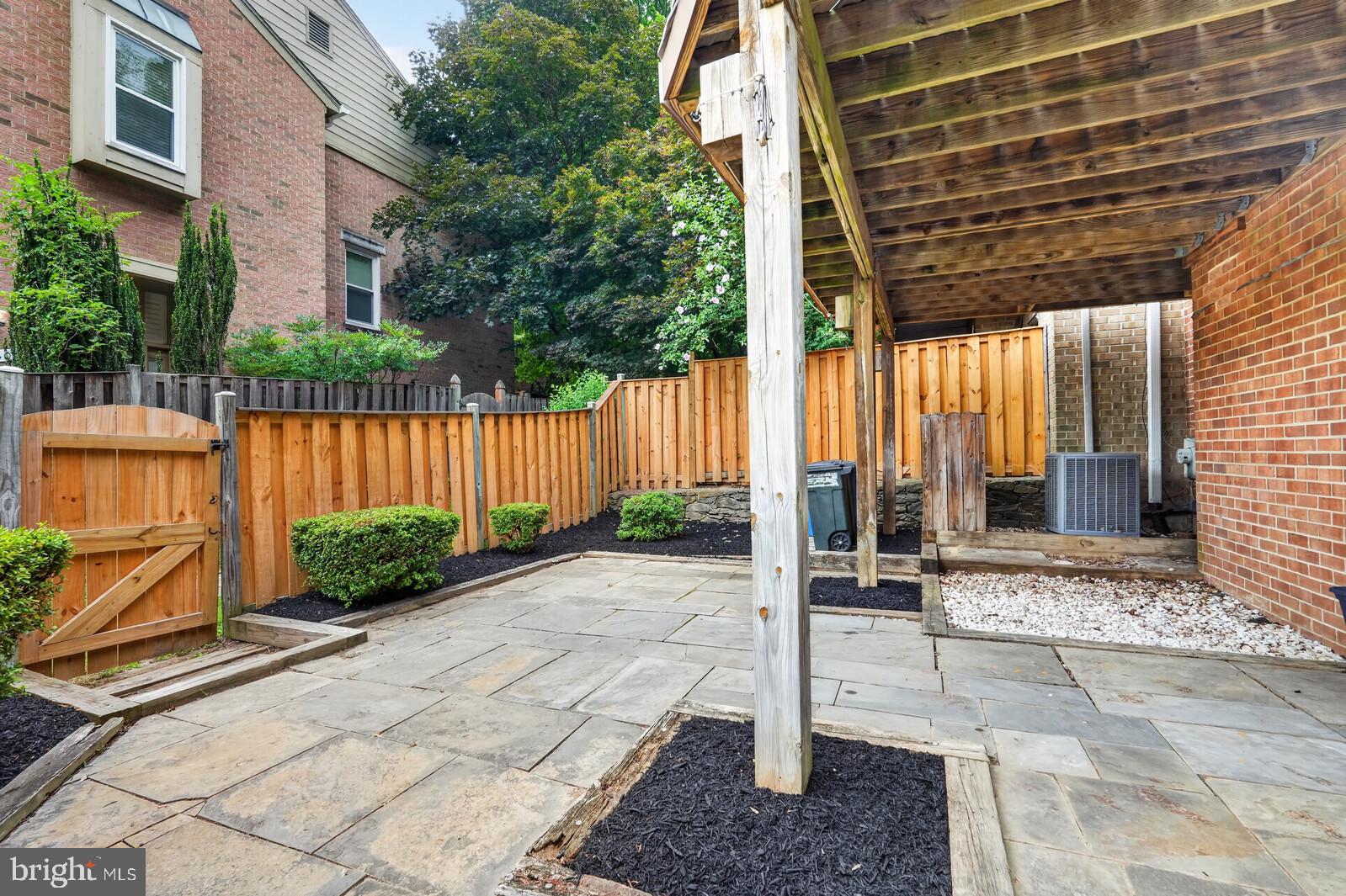 STONEYBROOK - Residential