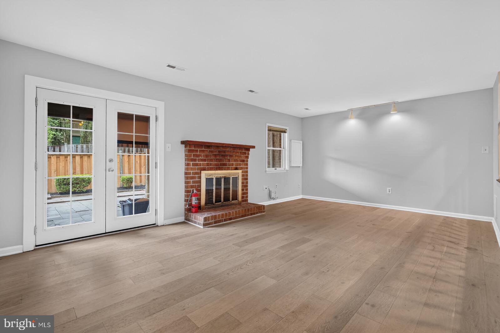 STONEYBROOK - Residential