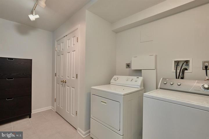 STONEYBROOK - Residential