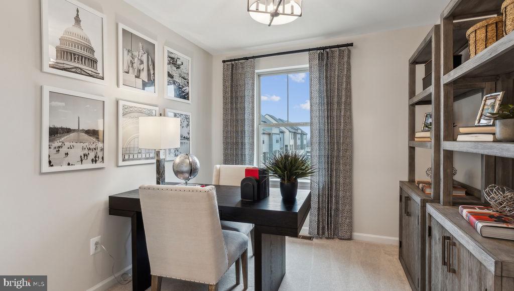 LAUREL OAKS - Residential