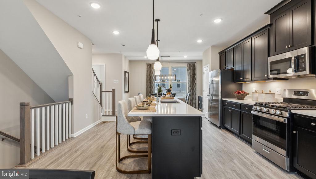 LAUREL OAKS - Residential