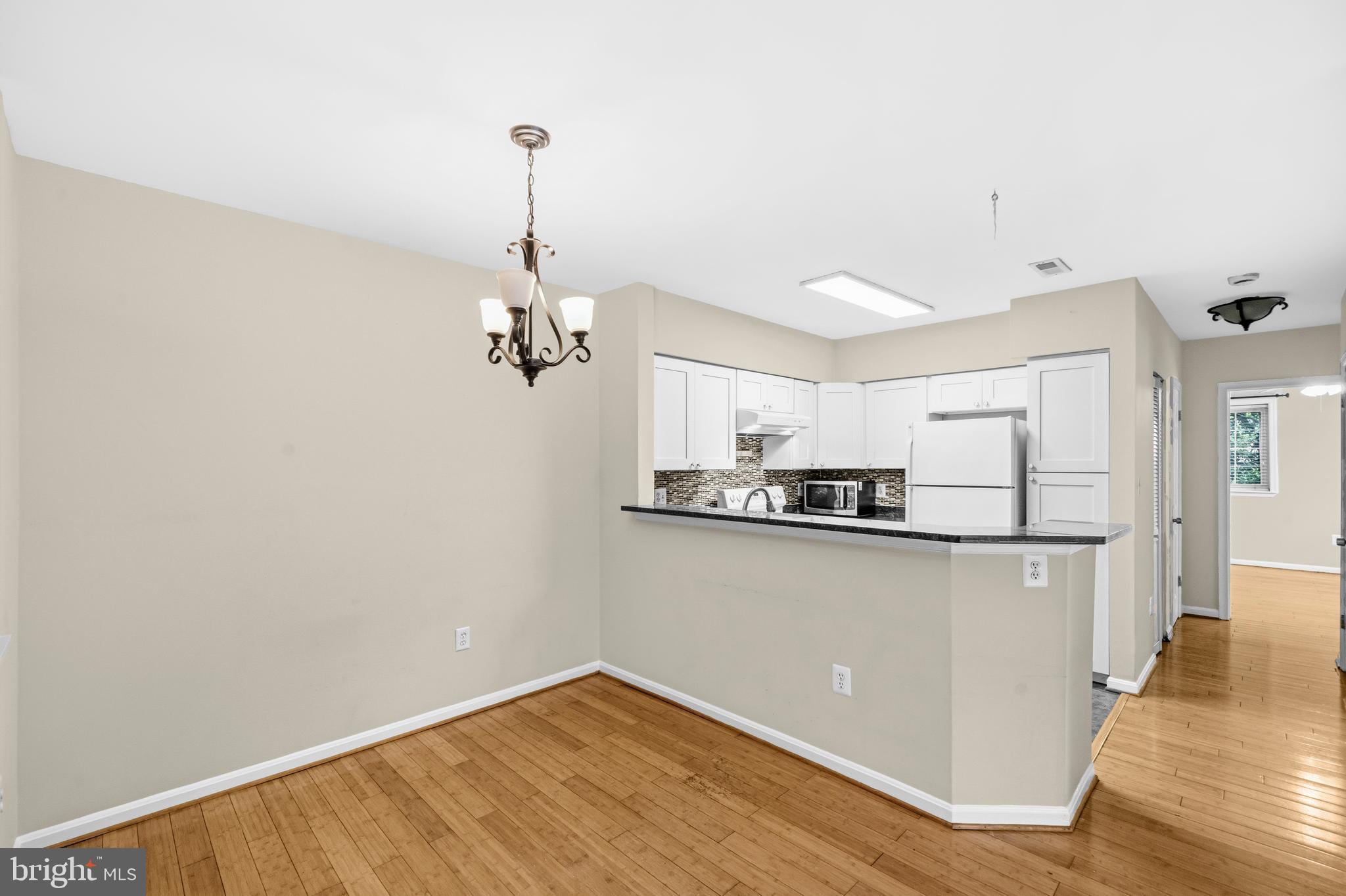 SURREY AT MANCHESTER LAKES - Residential