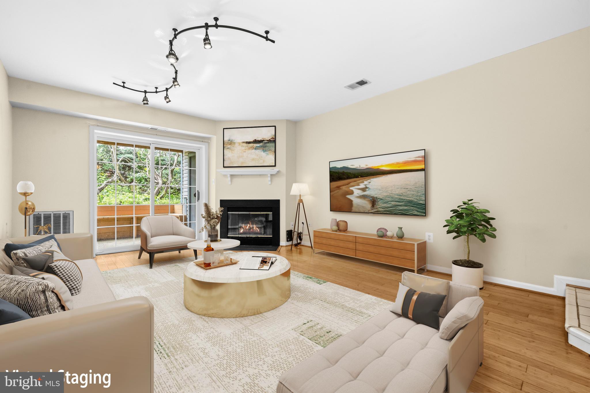 SURREY AT MANCHESTER LAKES - Residential