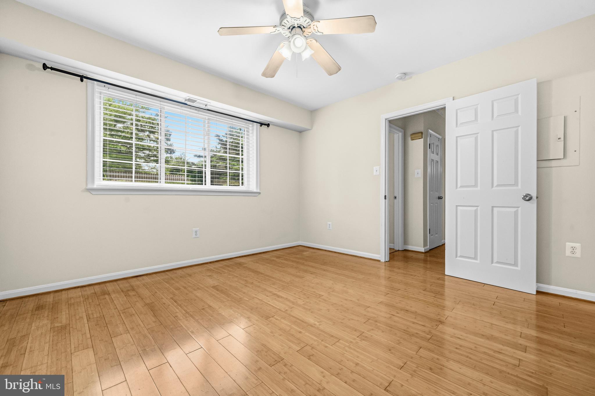 SURREY AT MANCHESTER LAKES - Residential